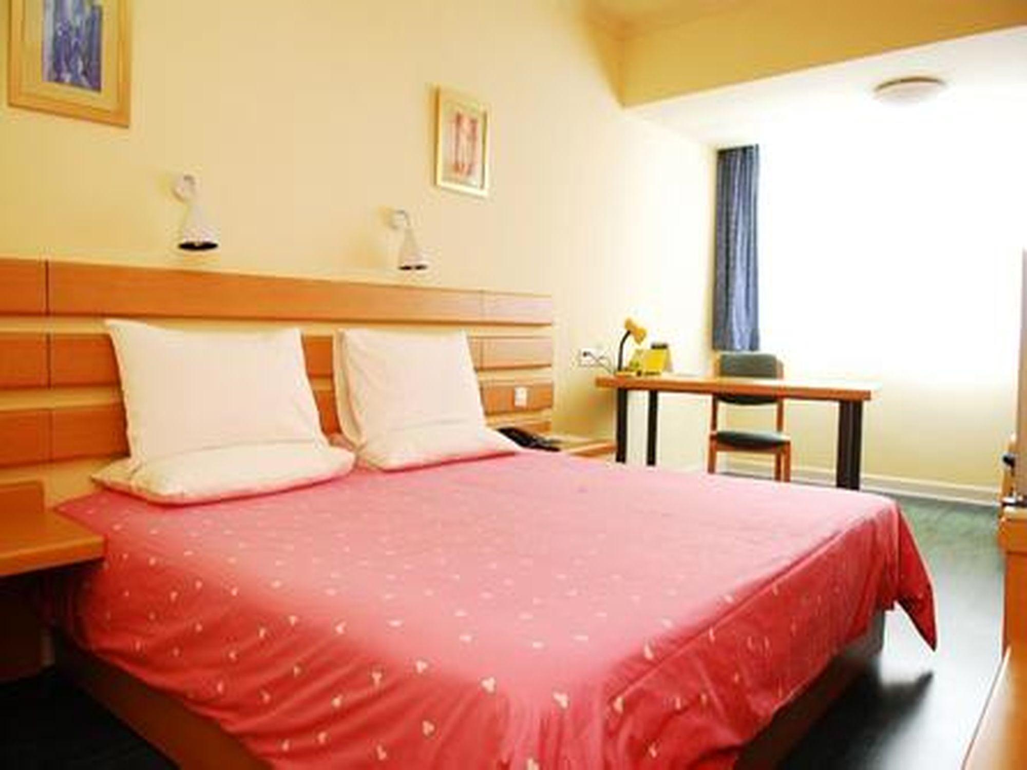 Chengzhong Road Hotel Shanghai